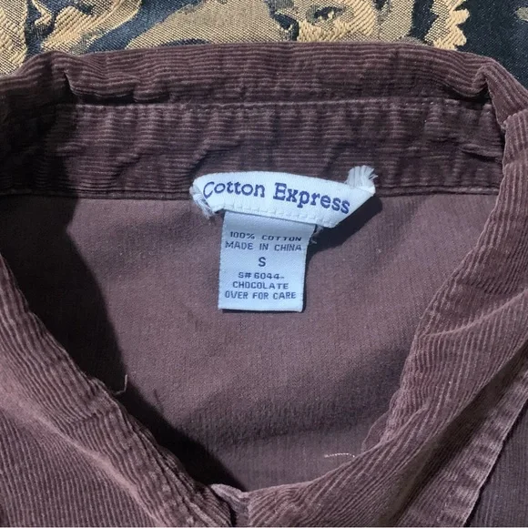 Last call! Vtg express lightweight chocolate brown corduroy western crop shirt - Picture 8 of 10
